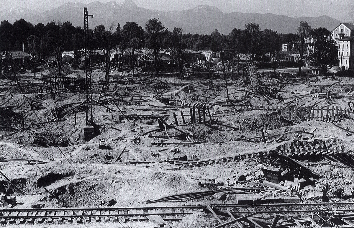 Der Rosenheimer Bahnhof Anfang Mai 1945.